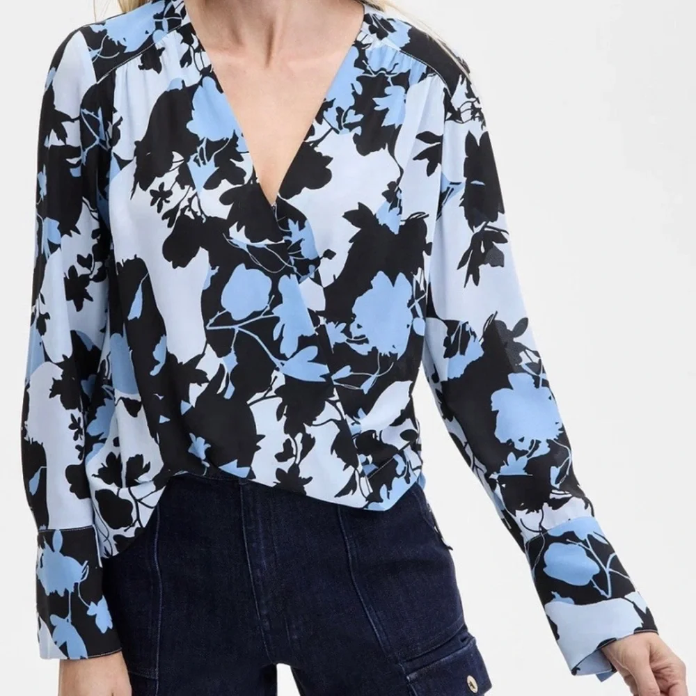 RT: $80 INC International Concepts surplice long sleeve Blouse Blue Floral Sz 1X - Picture 9 of 11